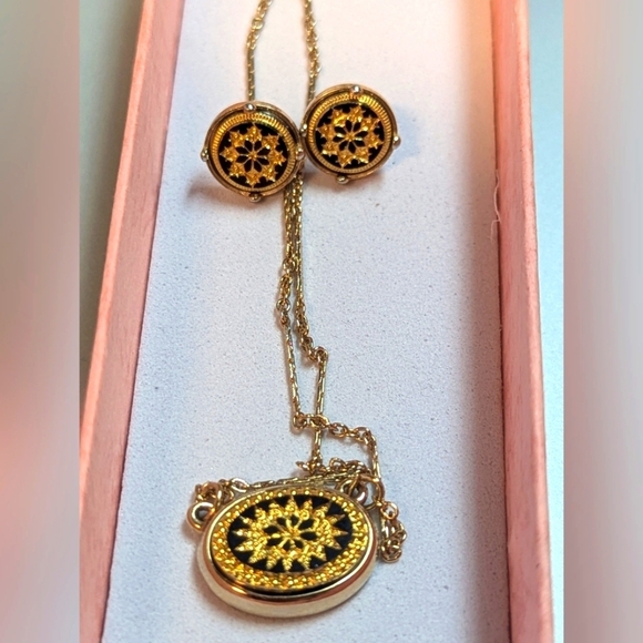 Jewelry - Vintage 80s Avon Snow Fantasy Oval Snowflake Necklace & Earrings Gold Tone Set